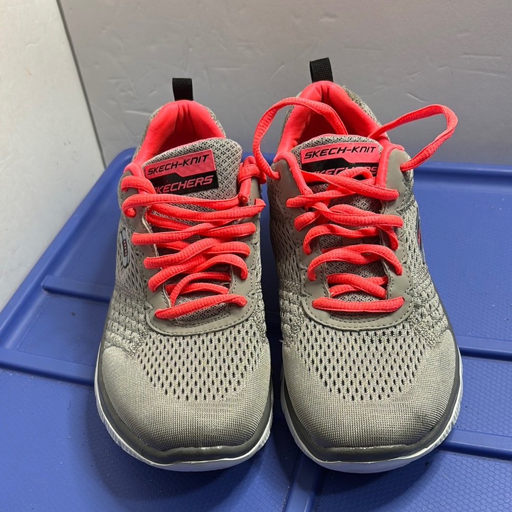 Skechers Gray and Pink Sneakers Sz 7 New Condition